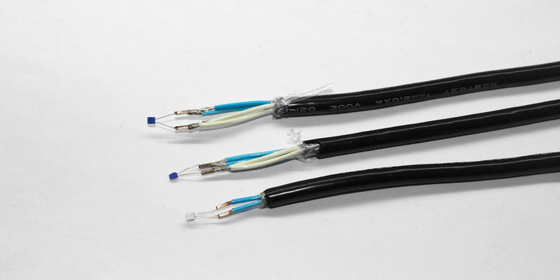 探索PT100鉑電阻焊接:精密電阻焊機(jī)的技術(shù)優(yōu)勢與應(yīng)用 - 傳感器產(chǎn)品焊接案例 - 1 PT100鉑熱電阻芯片引腳與多股線焊接樣品